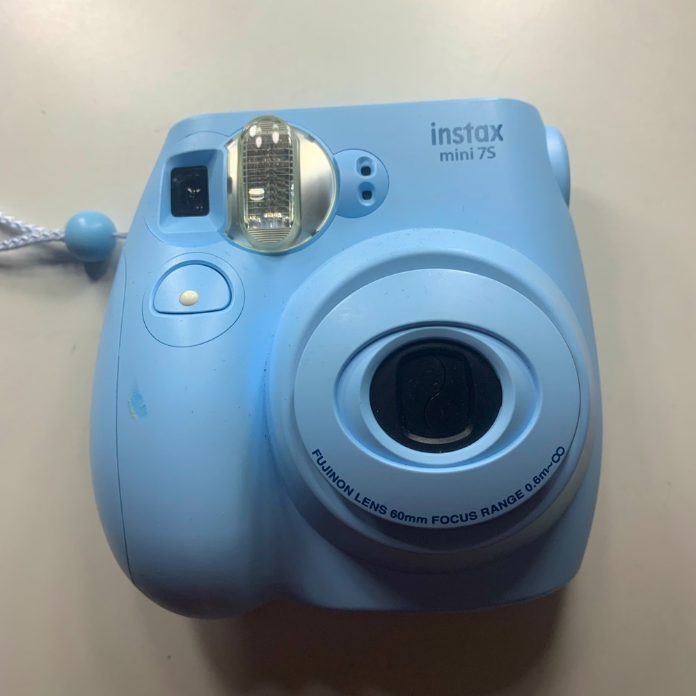 Blue Polaroid camera📸